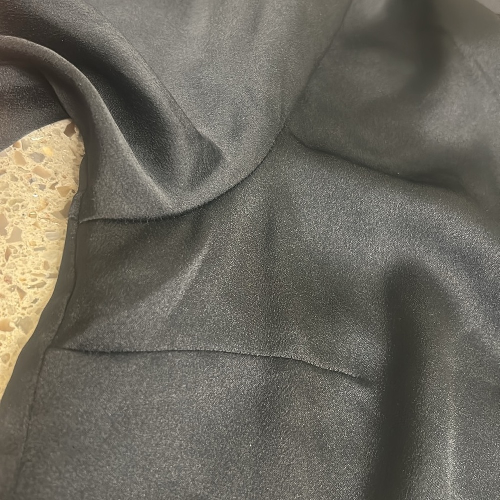 8 HOUR SALE!! NWT!!  Abercrombie & Fitch Satin Wrap Blouse Long Sleeve Black M - Picture 9 of 10